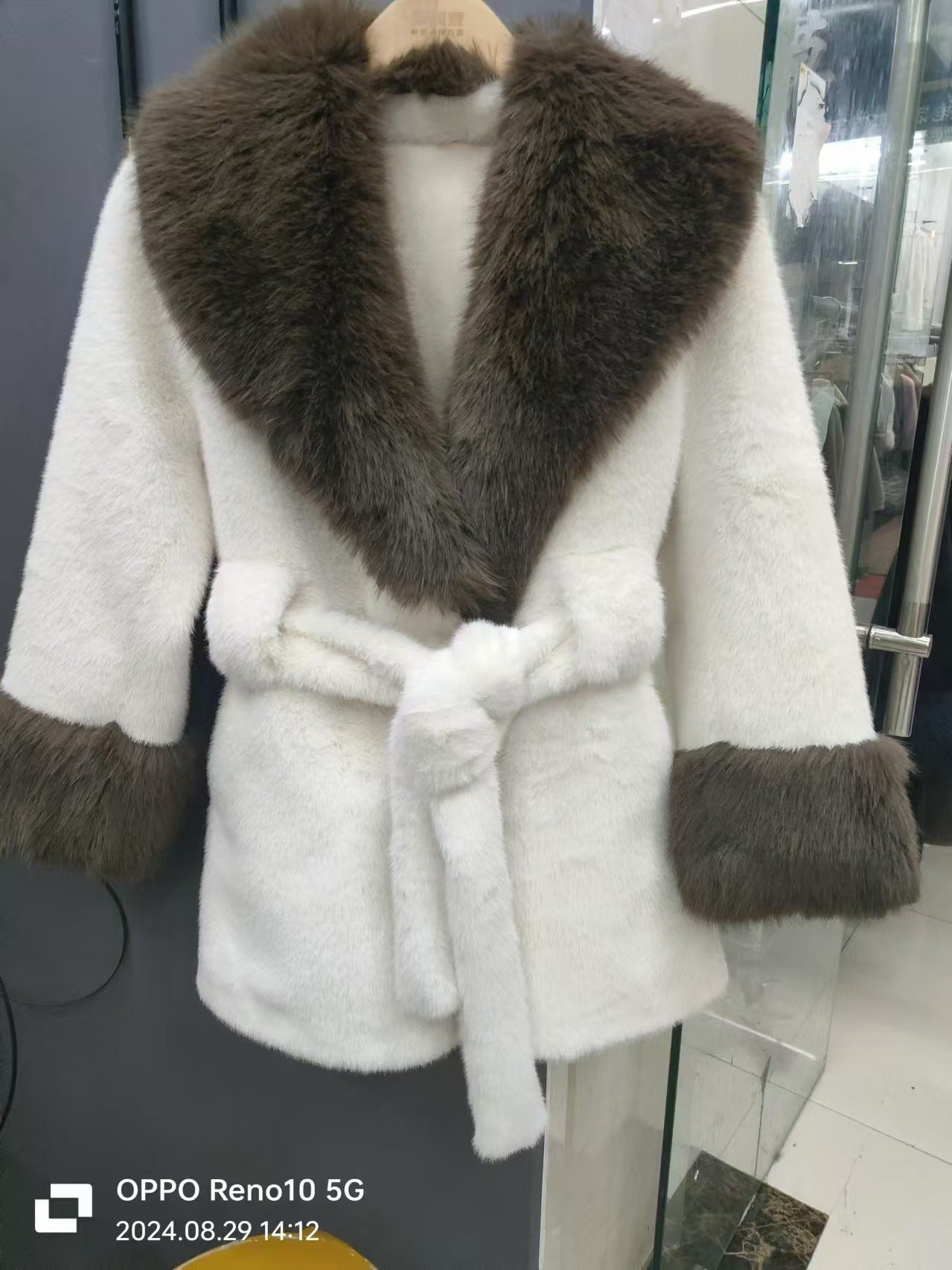 – Manteau en Fourrure Luxury 2026