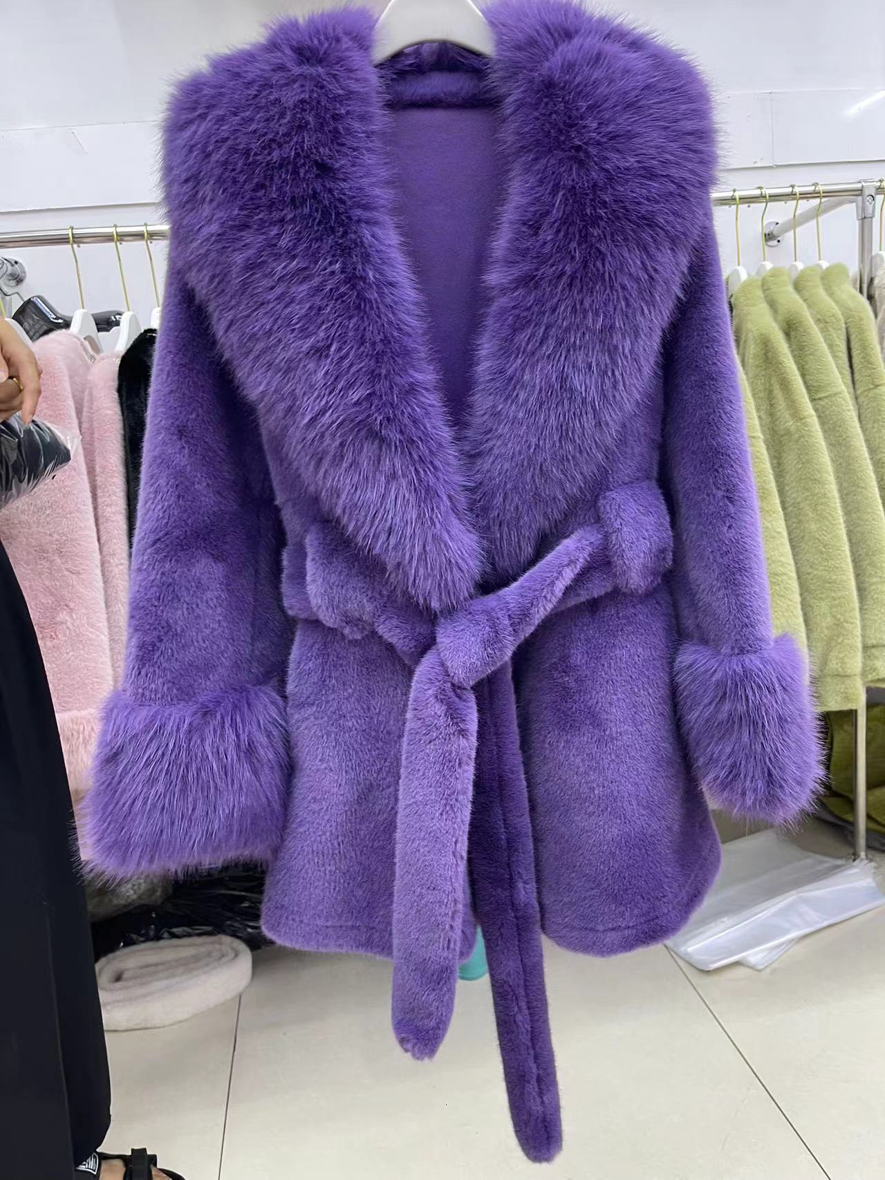 – Manteau en Fourrure Luxury 2026
