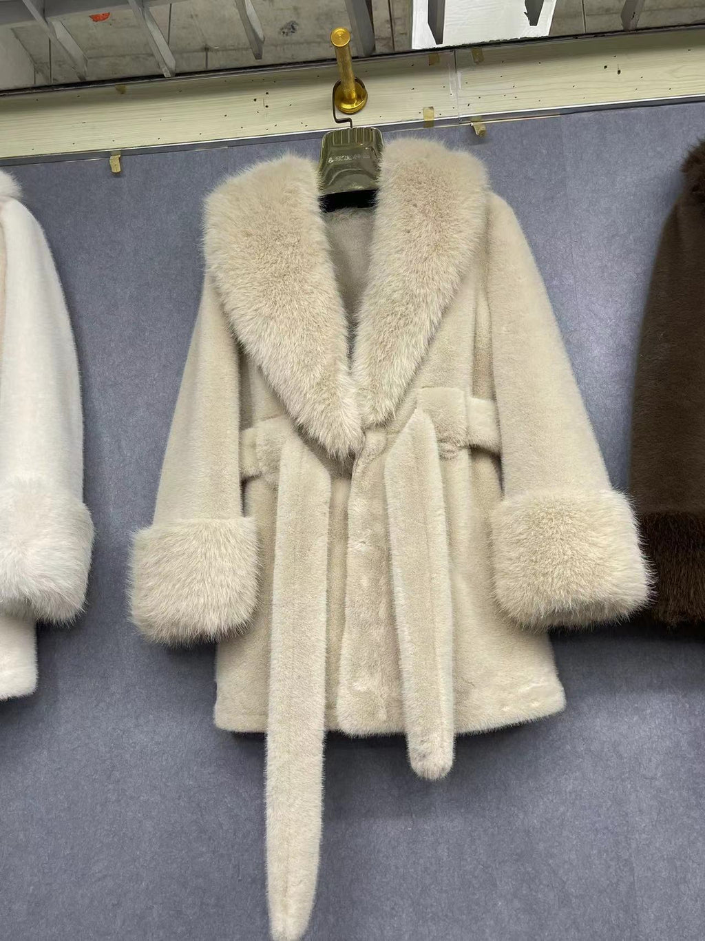 – Manteau en Fourrure Luxury 2026